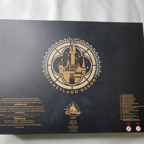 NWT Disneyland Castle Gold Cast Metal Wine Stopper - Picture 5 of 6